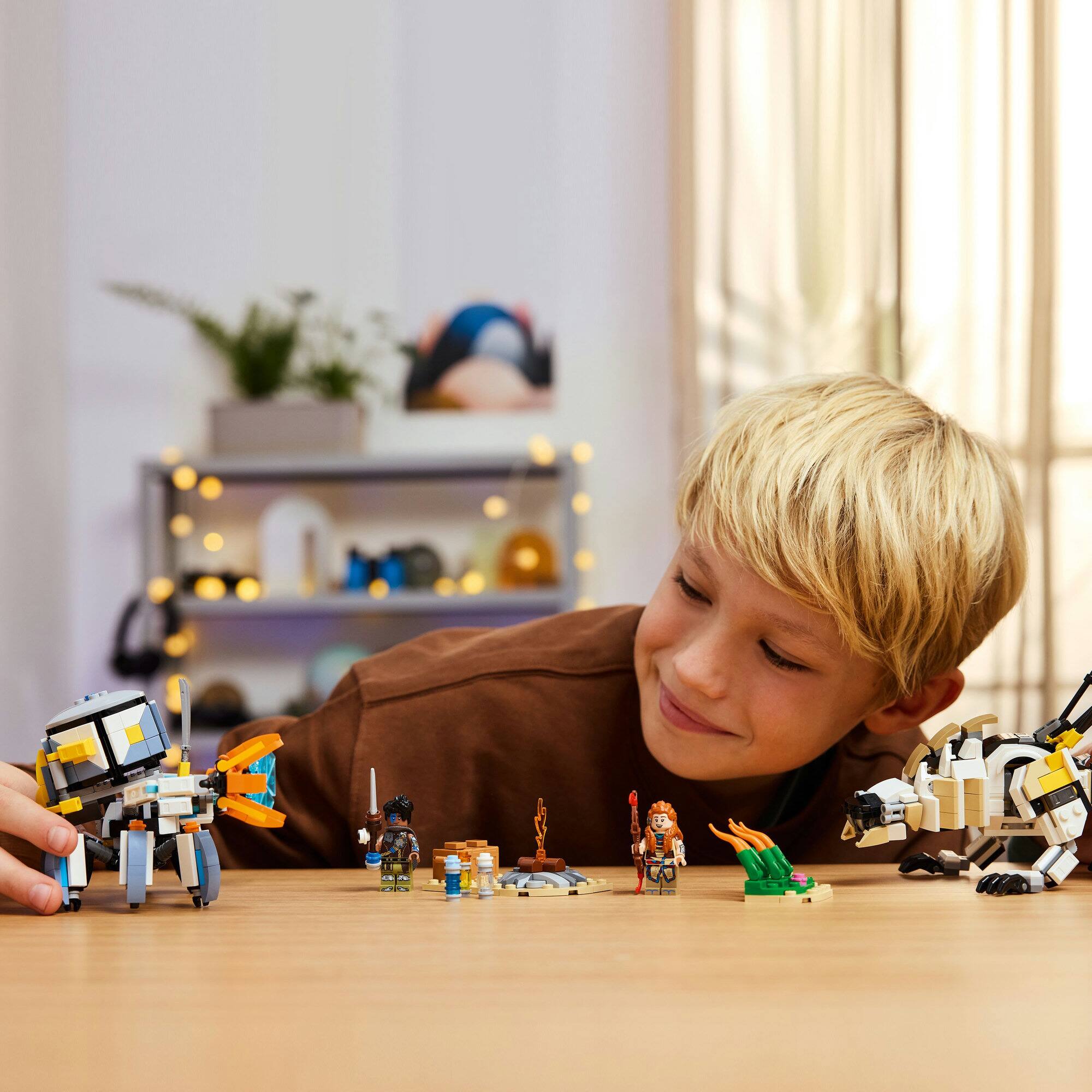 LEGO® Horizon Adventures™ Aloy & Varl vs. Shell-Walker & Sawtooth Toy 77037